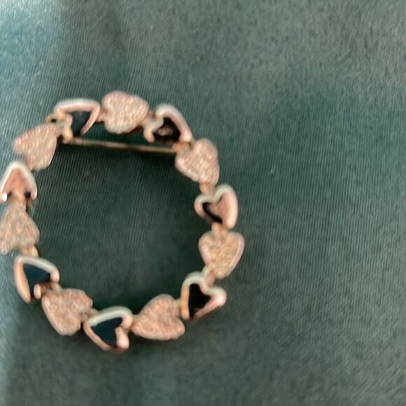 Vintage Elegant Gold Heart Brooch - Picture 2 of 8